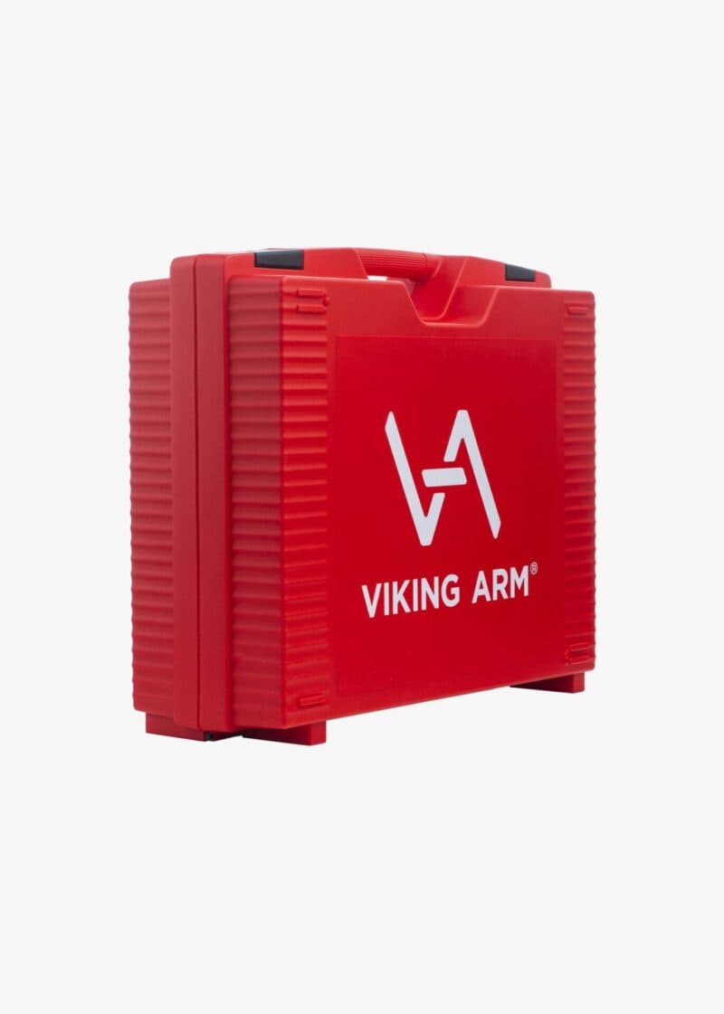 Viking arms met koffer