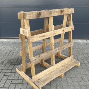 De gerecyclede houten glasbokken van Gevelridder: milieuvriendelijk, minder houtkap en een duurzame keuze voor het klimaat.