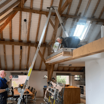 Balustrade poot Gevelridder vrijstaand hijsen van glas