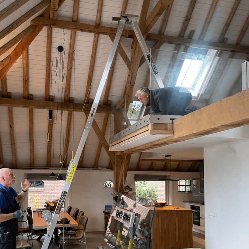 Balustrade poot Gevelridder vrijstaand hijsen van glas